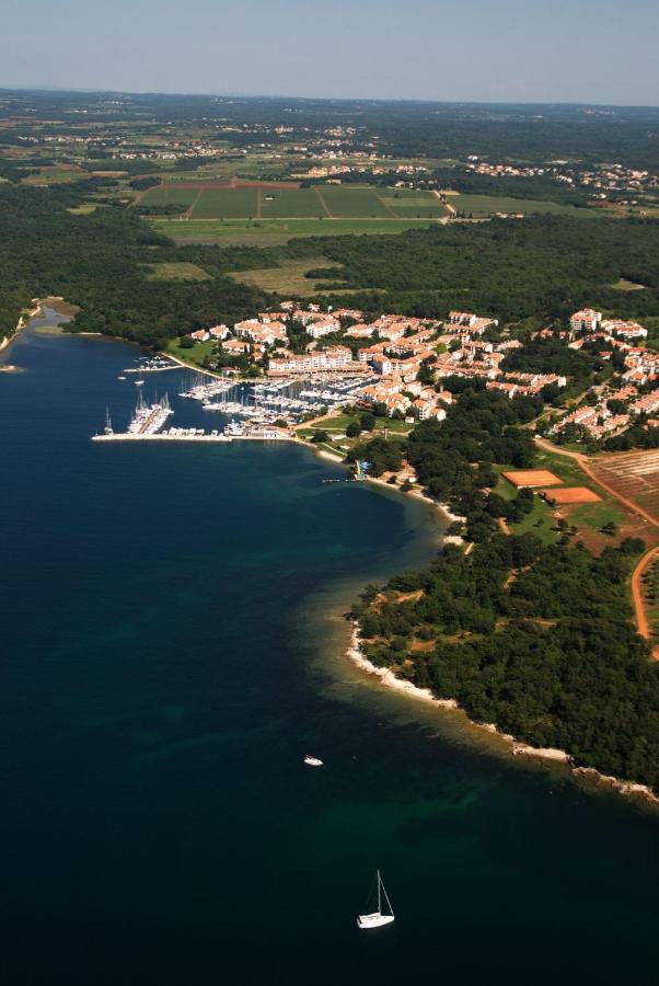 Apartment In With Terrace, Wifi Porec